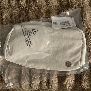 OPAL LULULEMON BELT BAG BRAND NEW
